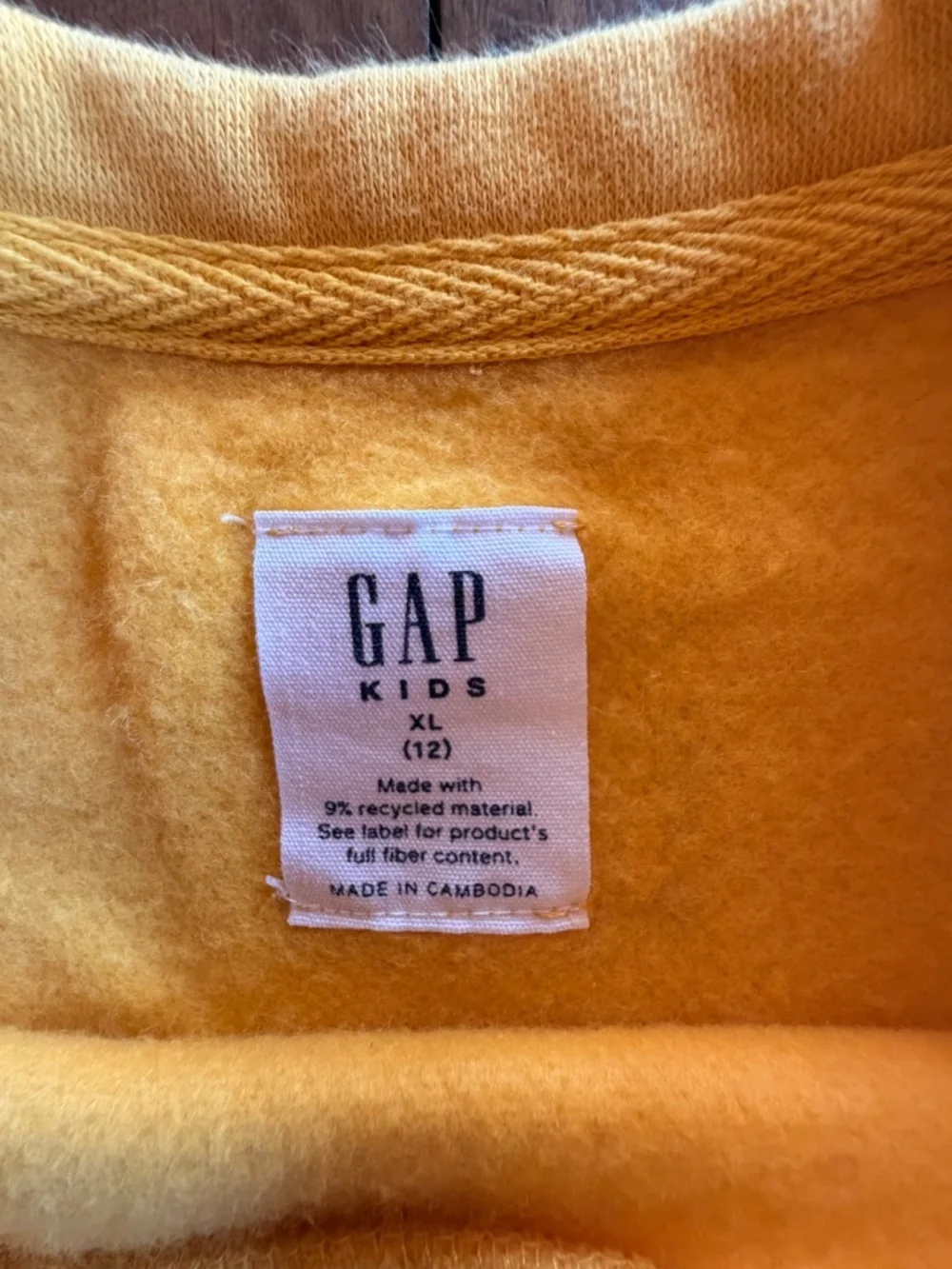 GAP girls crewneck